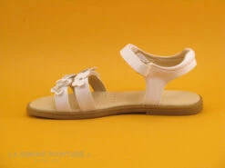 Geox J8235I KARLY Girl - White - Sandale Blanche 9 Geox J8235I KARLY Girl - White - Sandale Blanche -Optimal Chaussures Magasin cd24607c73b9e66c561f35ea11d5d5ef img 0465.jpg 117961