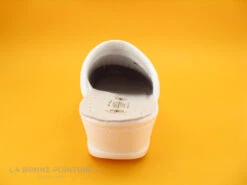 SANITAL LIGHT Sabot Perforé Cuir Blanc 1350 10 SANITAL LIGHT Sabot Perforé Cuir Blanc 1350 -Optimal Chaussures Magasin cd24607c73b9e66c561f35ea11d5d5ef img 3263 70682